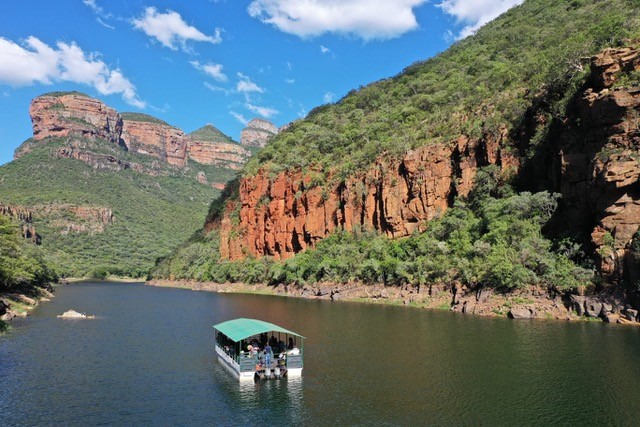 River Boat (Blyde Damn Boat Tour)